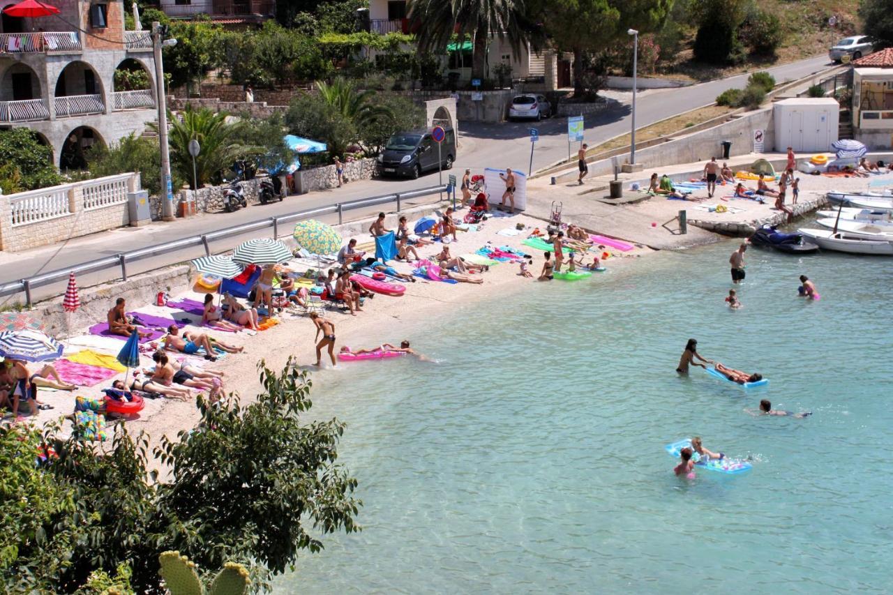 Apartments By The Sea Businci, Ciovo - 9450 Trogir Buitenkant foto