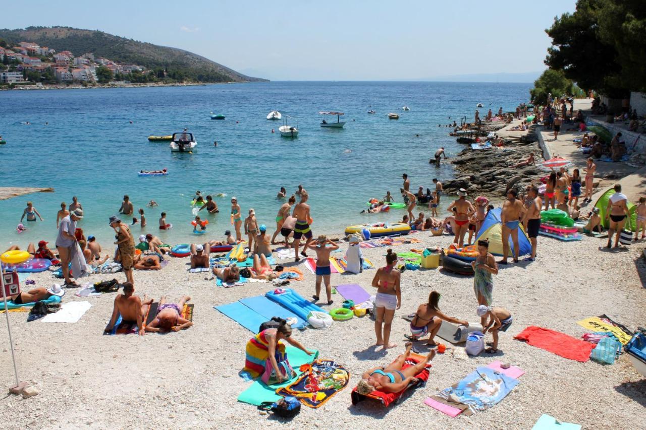 Apartments By The Sea Businci, Ciovo - 9450 Trogir Buitenkant foto