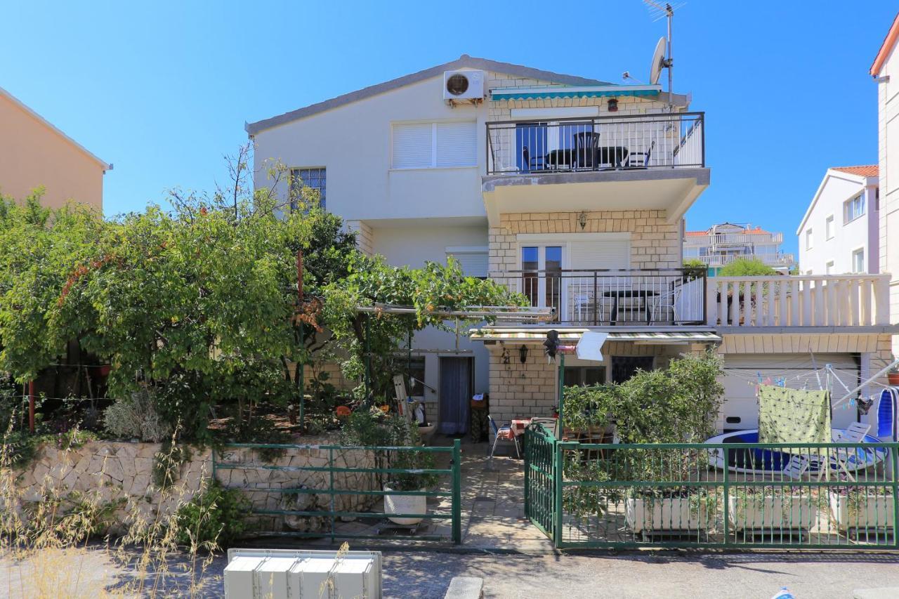 Apartments By The Sea Businci, Ciovo - 9450 Trogir Buitenkant foto