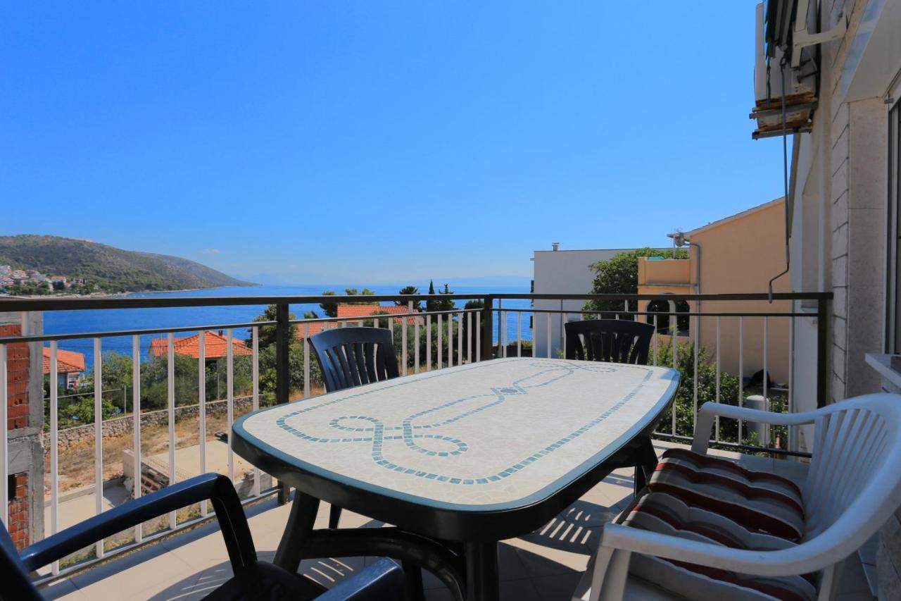 Apartments By The Sea Businci, Ciovo - 9450 Trogir Buitenkant foto