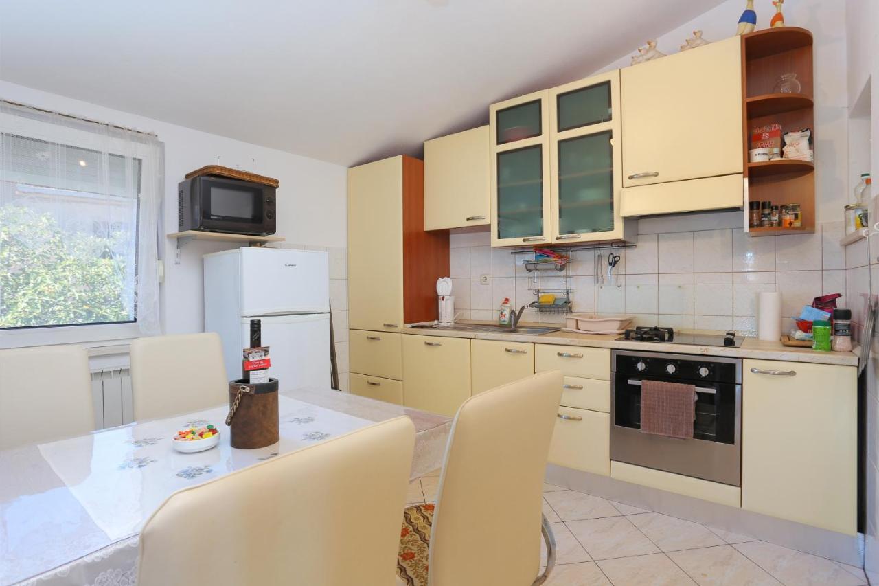 Apartments By The Sea Businci, Ciovo - 9450 Trogir Buitenkant foto