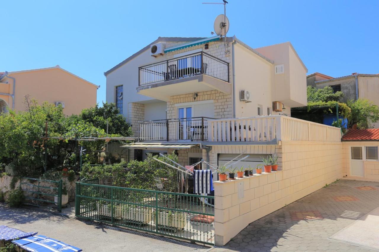Apartments By The Sea Businci, Ciovo - 9450 Trogir Buitenkant foto