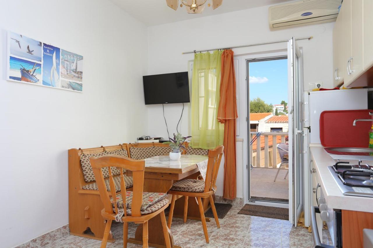 Apartments By The Sea Businci, Ciovo - 9450 Trogir Buitenkant foto